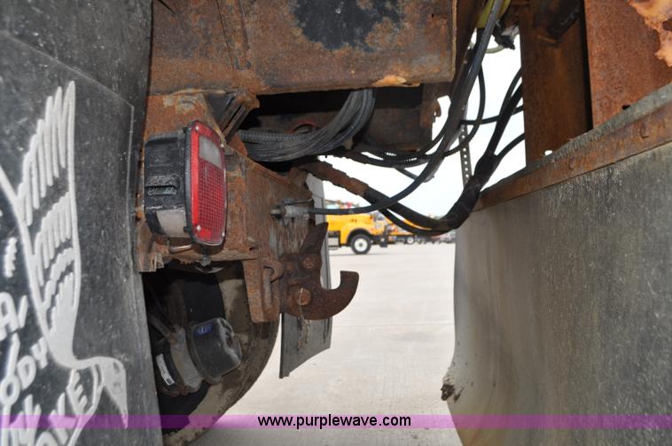 image for item G7432 1998 International 2554 dump truck