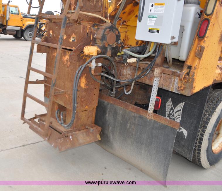 image for item G7432 1998 International 2554 dump truck