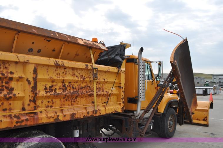 image for item G7432 1998 International 2554 dump truck