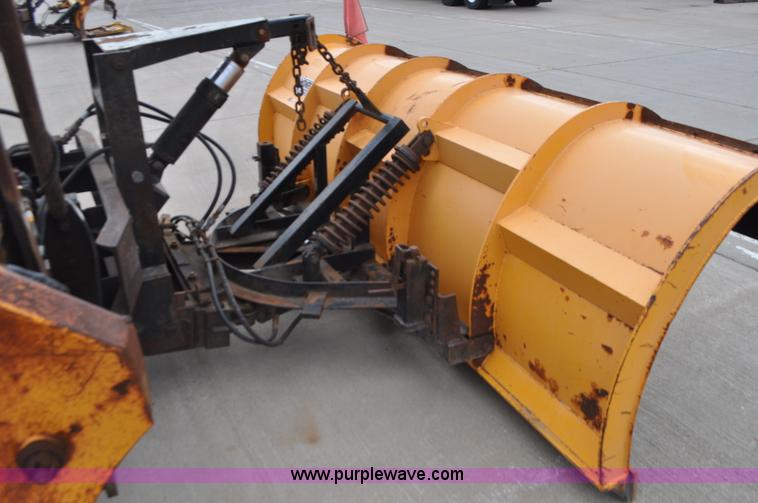 image for item G7432 1998 International 2554 dump truck