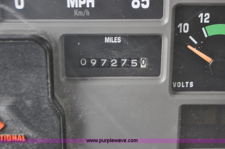 image for item G7432 1998 International 2554 dump truck