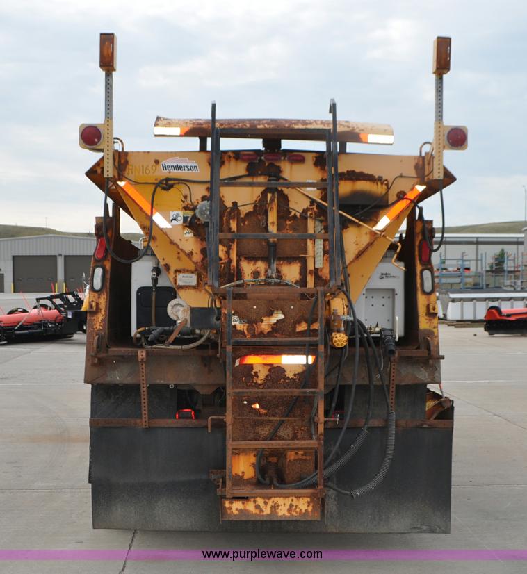 image for item G7433 1994 International 2574 dump truck