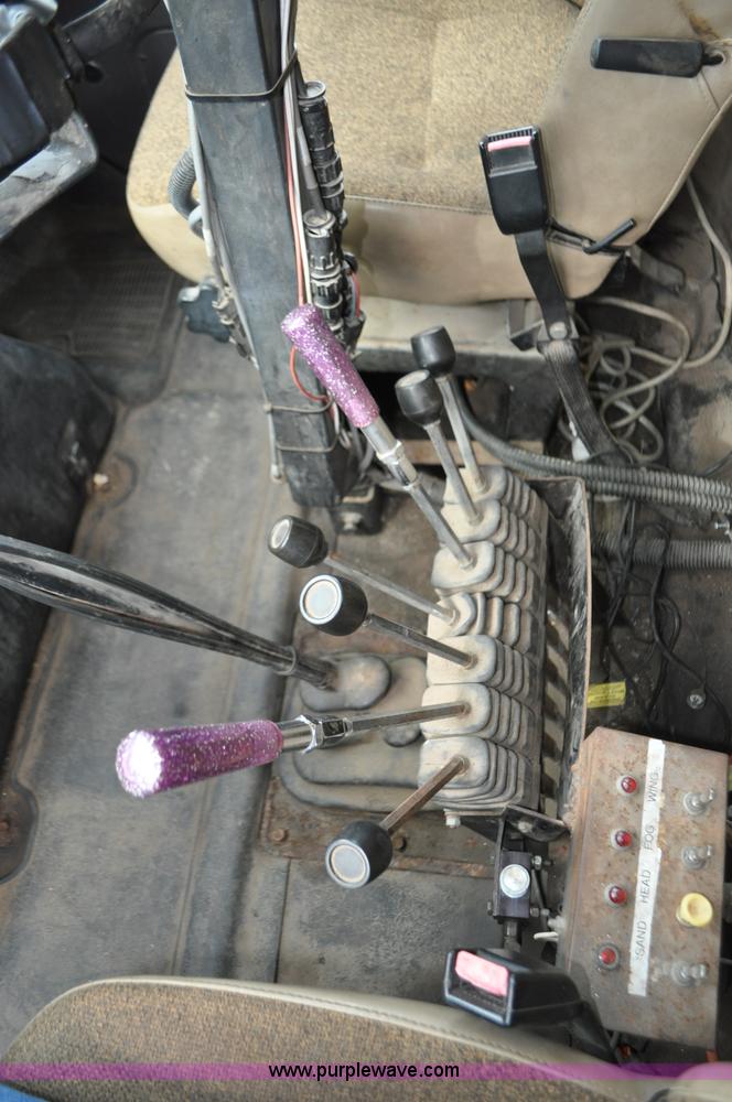 image for item G7433 1994 International 2574 dump truck