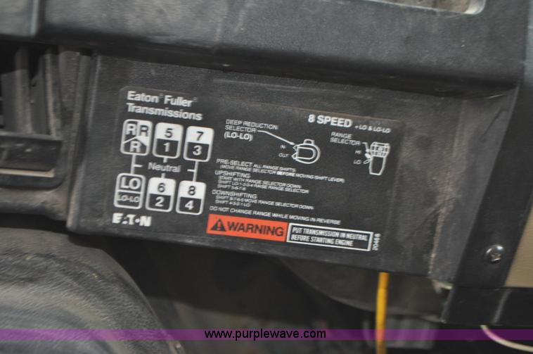 image for item G7433 1994 International 2574 dump truck