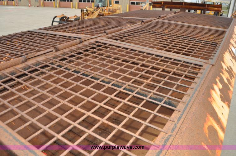 image for item G7433 1994 International 2574 dump truck