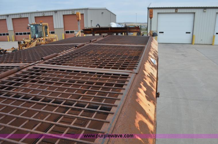 image for item G7433 1994 International 2574 dump truck