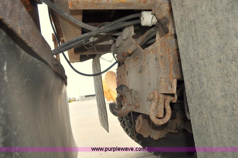 image for item G7433 1994 International 2574 dump truck