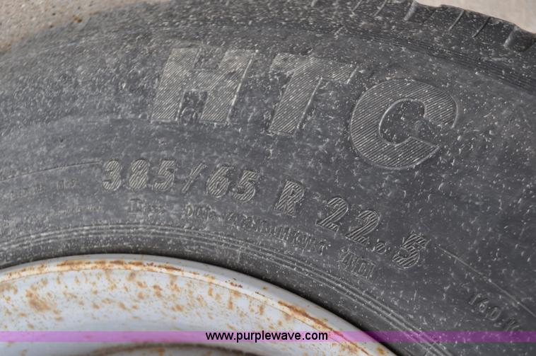 image for item G7433 1994 International 2574 dump truck