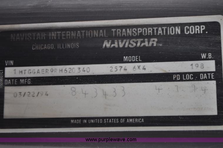 image for item G7433 1994 International 2574 dump truck