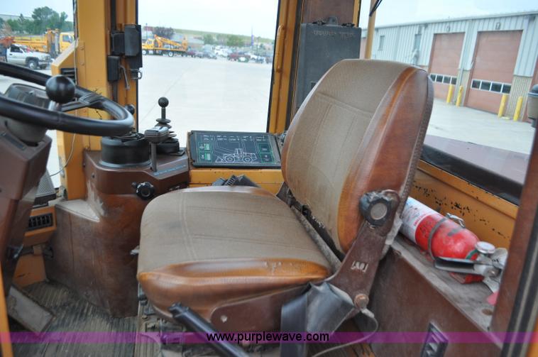 image for item G7434 1993 Case 621B wheel loader