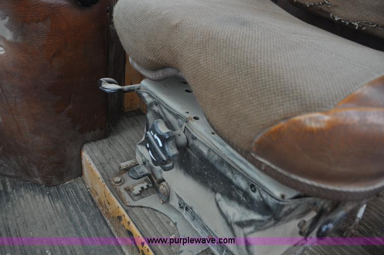 image for item G7434 1993 Case 621B wheel loader