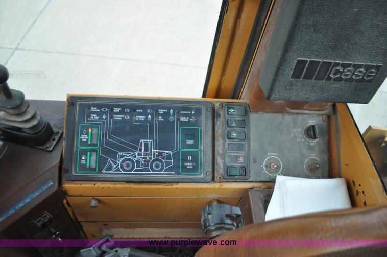 image for item G7434 1993 Case 621B wheel loader
