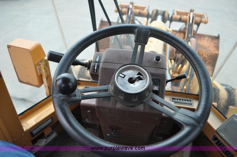 image for item G7434 1993 Case 621B wheel loader