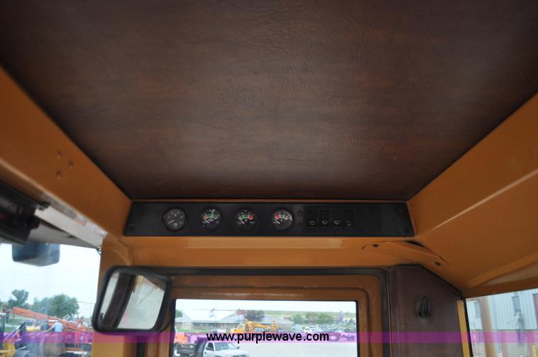 image for item G7434 1993 Case 621B wheel loader