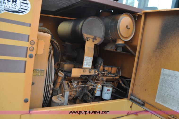 image for item G7434 1993 Case 621B wheel loader