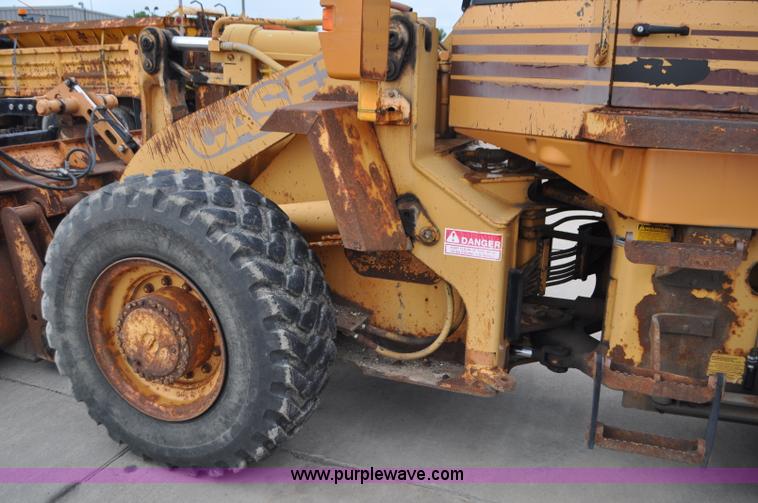 image for item G7434 1993 Case 621B wheel loader