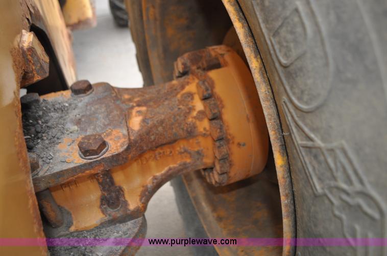 image for item G7434 1993 Case 621B wheel loader