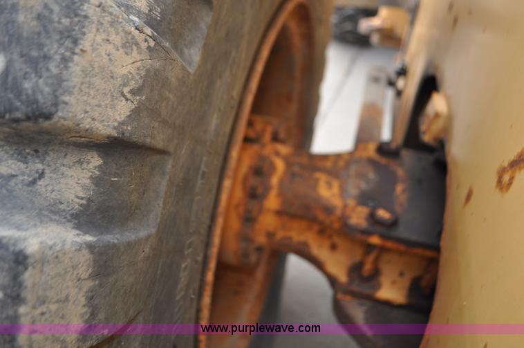 image for item G7434 1993 Case 621B wheel loader