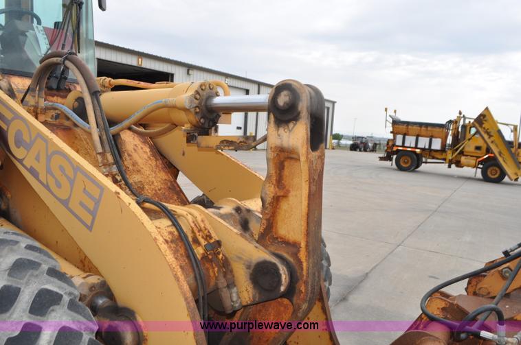 image for item G7434 1993 Case 621B wheel loader