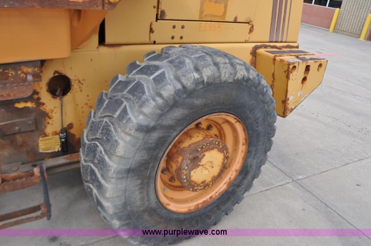 image for item G7434 1993 Case 621B wheel loader