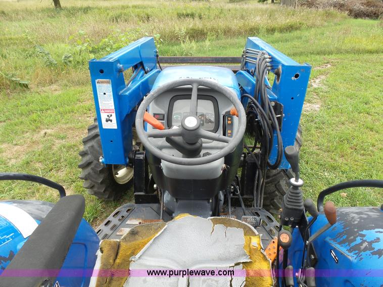 image for item J1635 2001 New Holland TN70 tractor