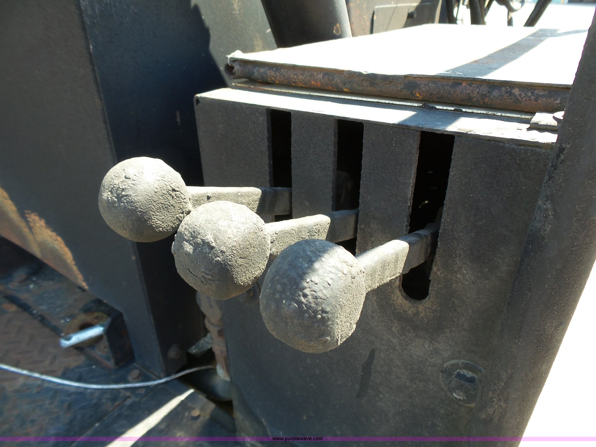 1990 International 4700 oil distributor truck in Aberdeen, SD | Item