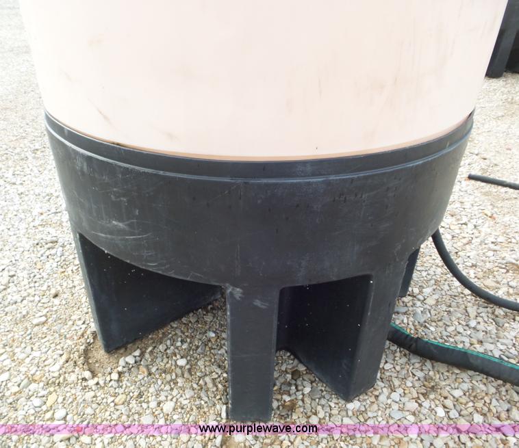 image for item CC9961 (2) poly storage tanks