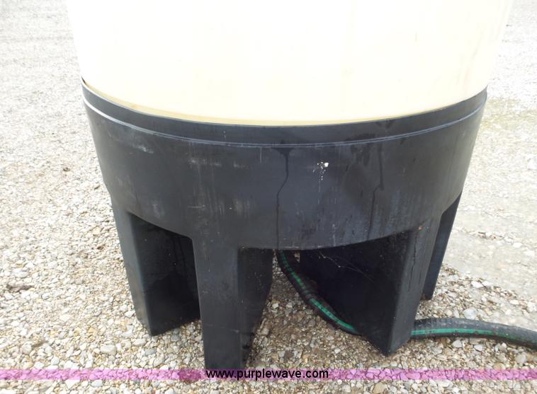 image for item CC9961 (2) poly storage tanks