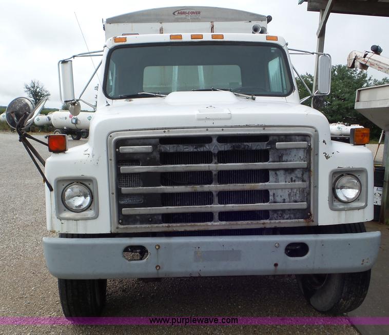 image for item CC9971 1985 International tender truck