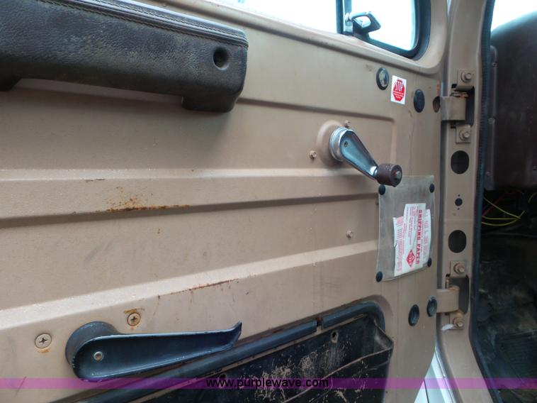 image for item CC9971 1985 International tender truck