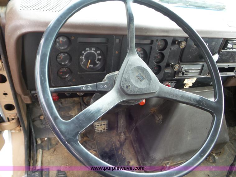 image for item CC9971 1985 International tender truck