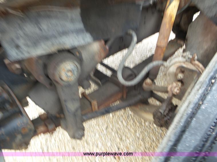 image for item CC9971 1985 International tender truck