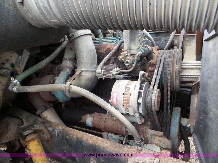 image for item CC9971 1985 International tender truck