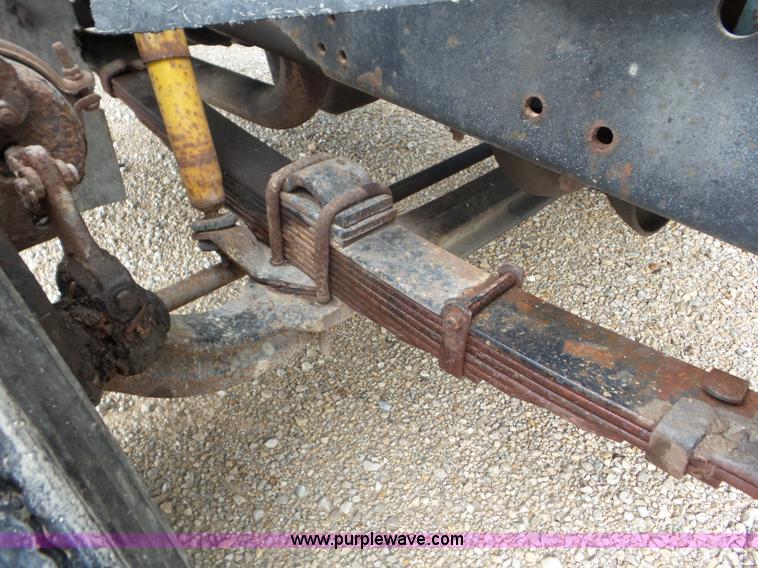 image for item CC9971 1985 International tender truck