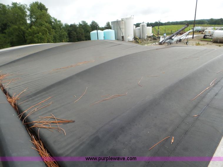 image for item CC9971 1985 International tender truck