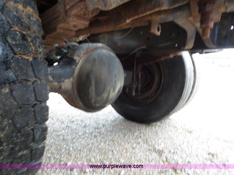 image for item CC9971 1985 International tender truck