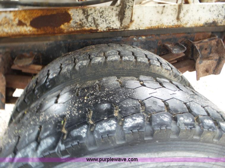 image for item CC9971 1985 International tender truck