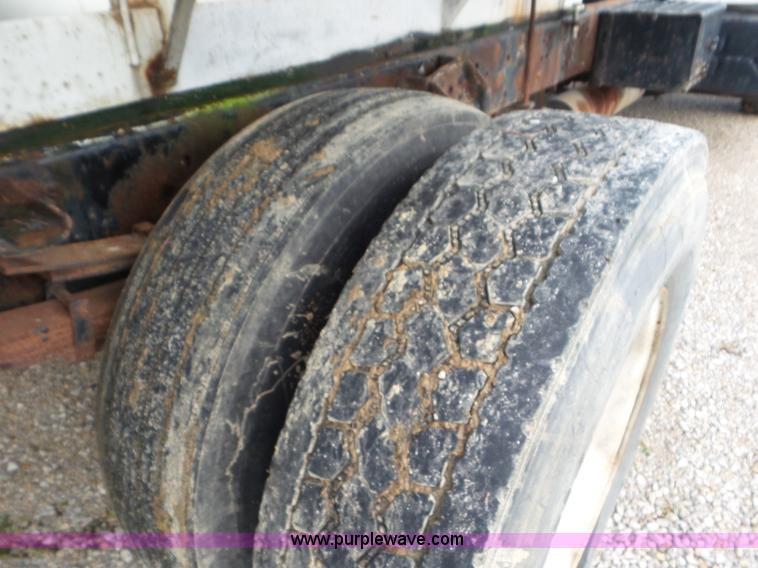 image for item CC9971 1985 International tender truck