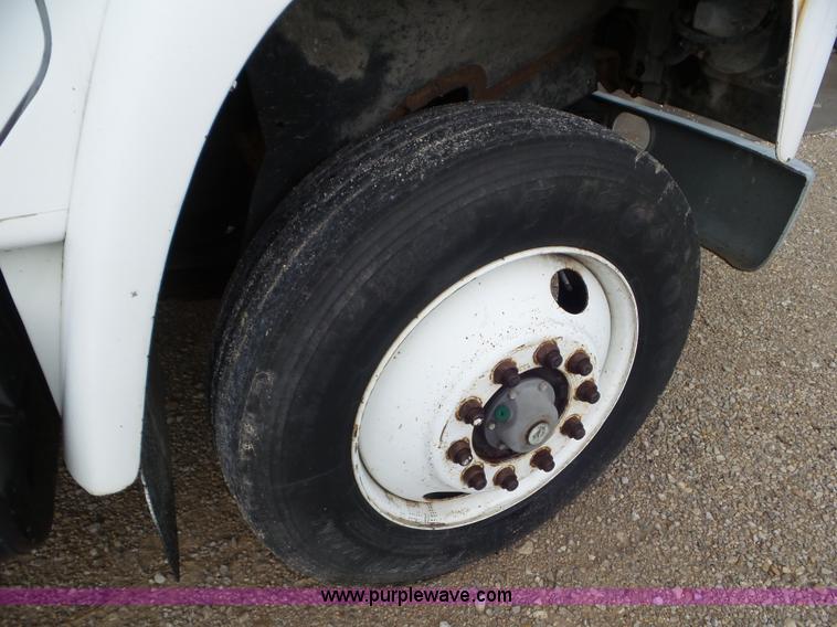 image for item CC9971 1985 International tender truck