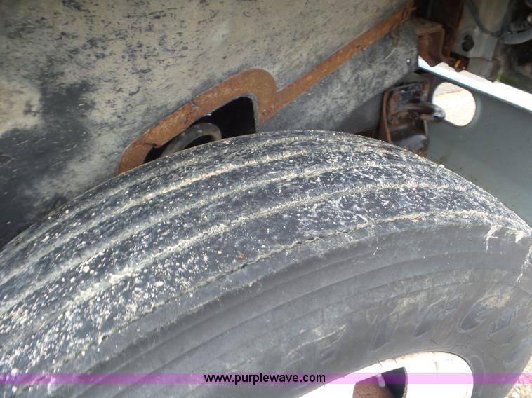 image for item CC9971 1985 International tender truck