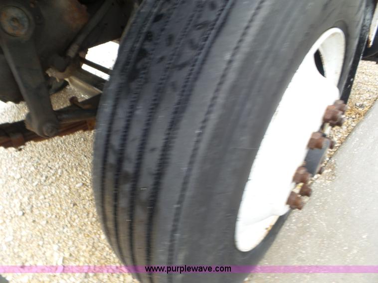 image for item CC9971 1985 International tender truck