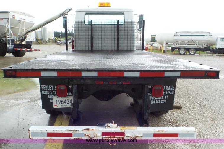 image for item CC9972 1985 International flatbed truck