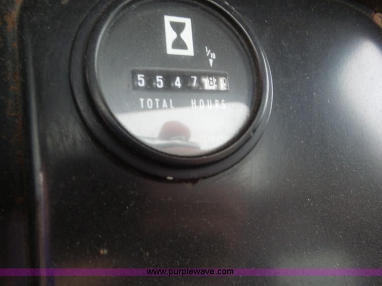 image for item CC9972 1985 International flatbed truck