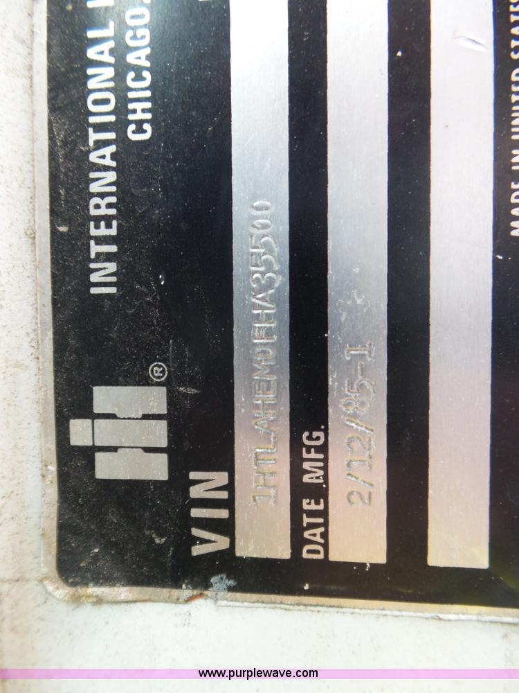 image for item CC9972 1985 International flatbed truck