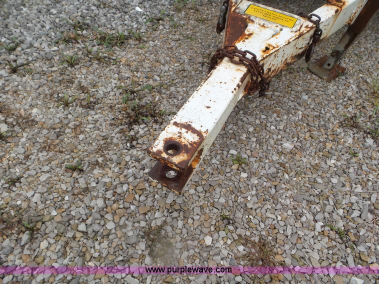 image for item CC9978 2005 Willmar 500 spreader