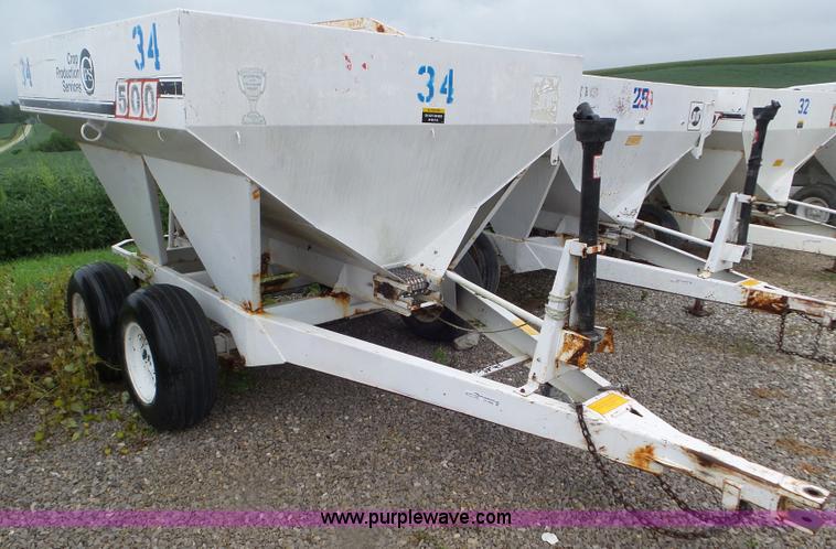 image for item CC9980 2005 Willmar 500 spreader