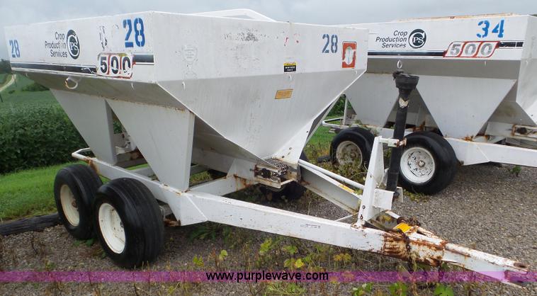 image for item CC9981 2005 Willmar 500 spreader