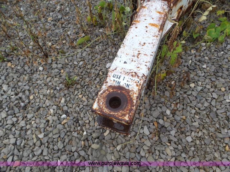 image for item CC9981 2005 Willmar 500 spreader