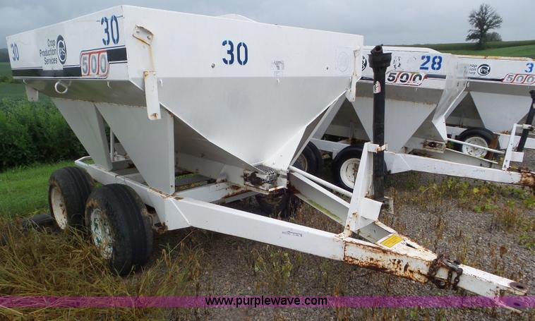 image for item CC9982 2005 Willmar 500 spreader