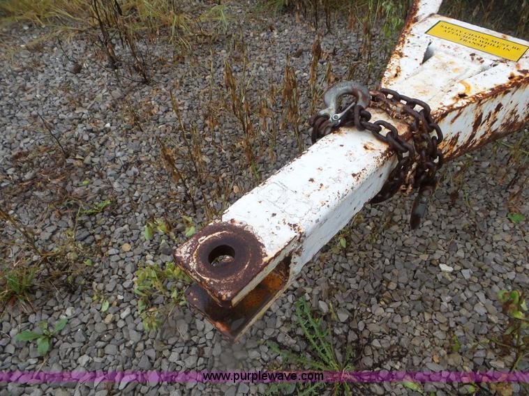 image for item CC9982 2005 Willmar 500 spreader